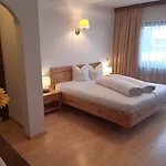 酒店 兰德豪斯克劳斯奈霍夫贾尼酒店 3*