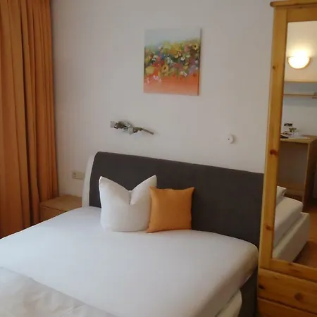 Klausnerhof Garni Отель Зеефельд в Тироле