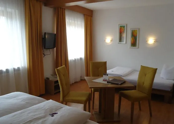 Hotel Klausnerhof Garni Seefeld w Tirolu