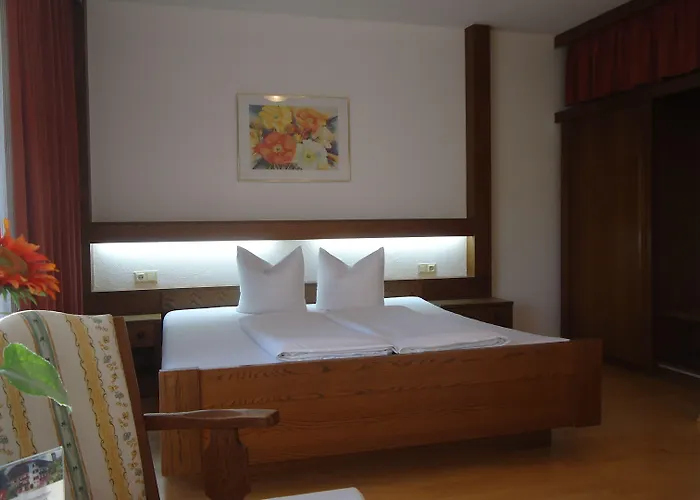 Hotel Klausnerhof Garni Seefeld w Tirolu