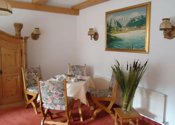 ランドハウス クラウズナホフ ガルニ