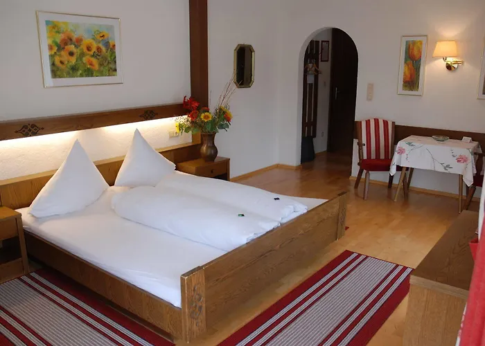 ランドハウス クラウズナホフ ガルニ