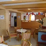 Otel Klausnerhof Garni